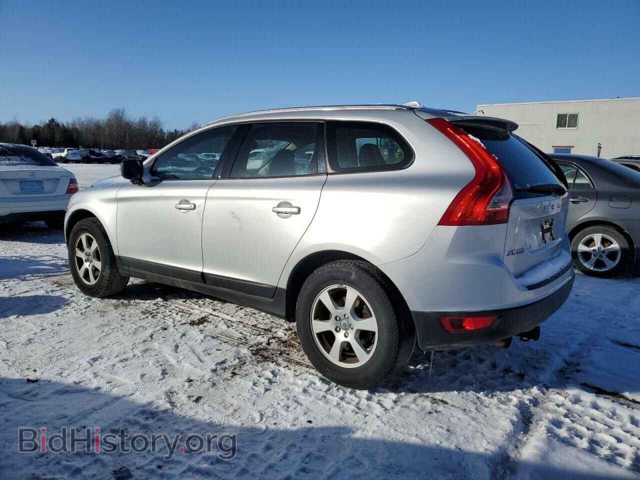 2010 VOLVO XC60 - VIN: YV4982DZ7A2117050 - Фото 2