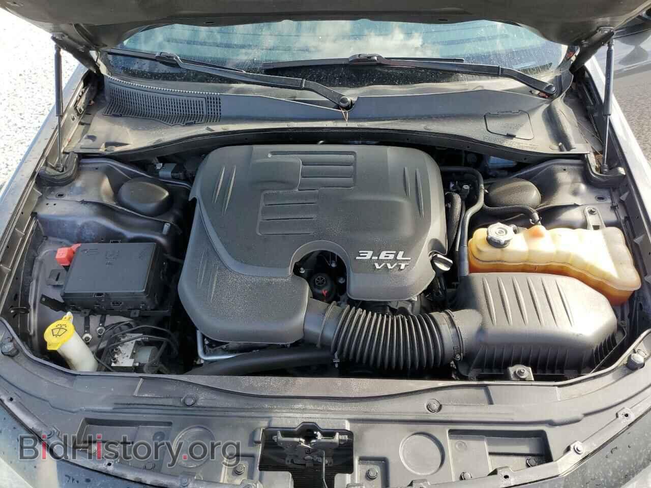 2019 CHRYSLER 300 - VIN: 2C3CCAAG4KH743530 - Фото 11