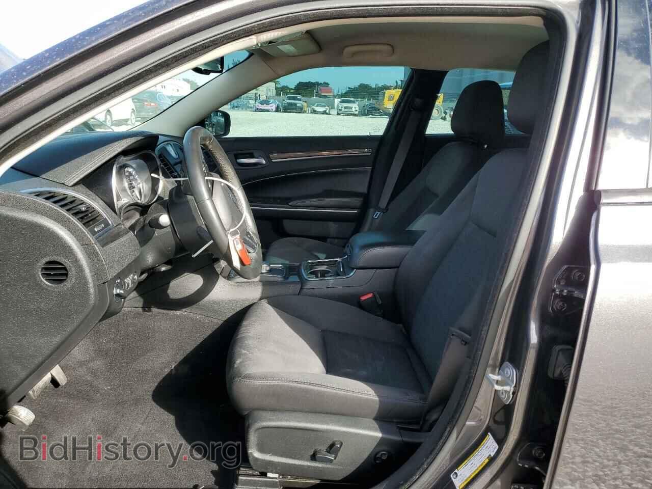 2019 CHRYSLER 300 - VIN: 2C3CCAAG4KH743530 - Фото 7