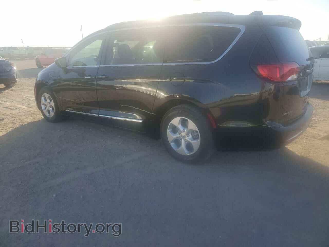 2018 CHRYSLER PACIFICA - VIN: 2C4RC1L71JR164331 - Фото 2