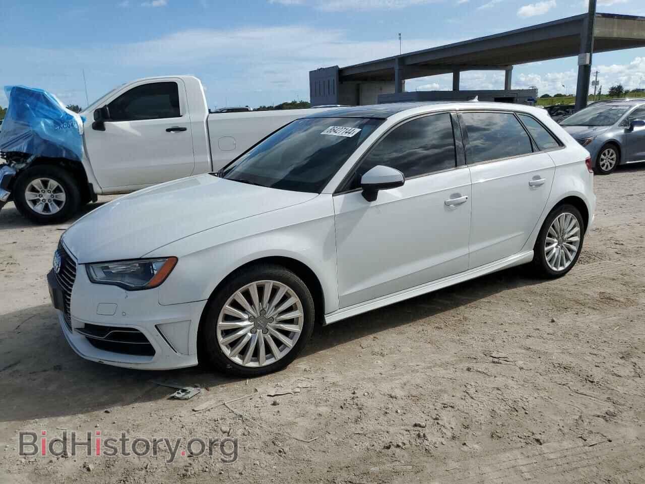Photo WAUUPBFF7GA152525 - AUDI A3 2016