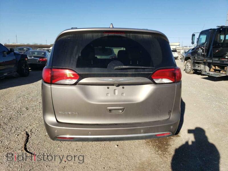 2017 Chrysler PACIFICA (VIN 2C4RC1BG1HR575997) — photo 6 of 13