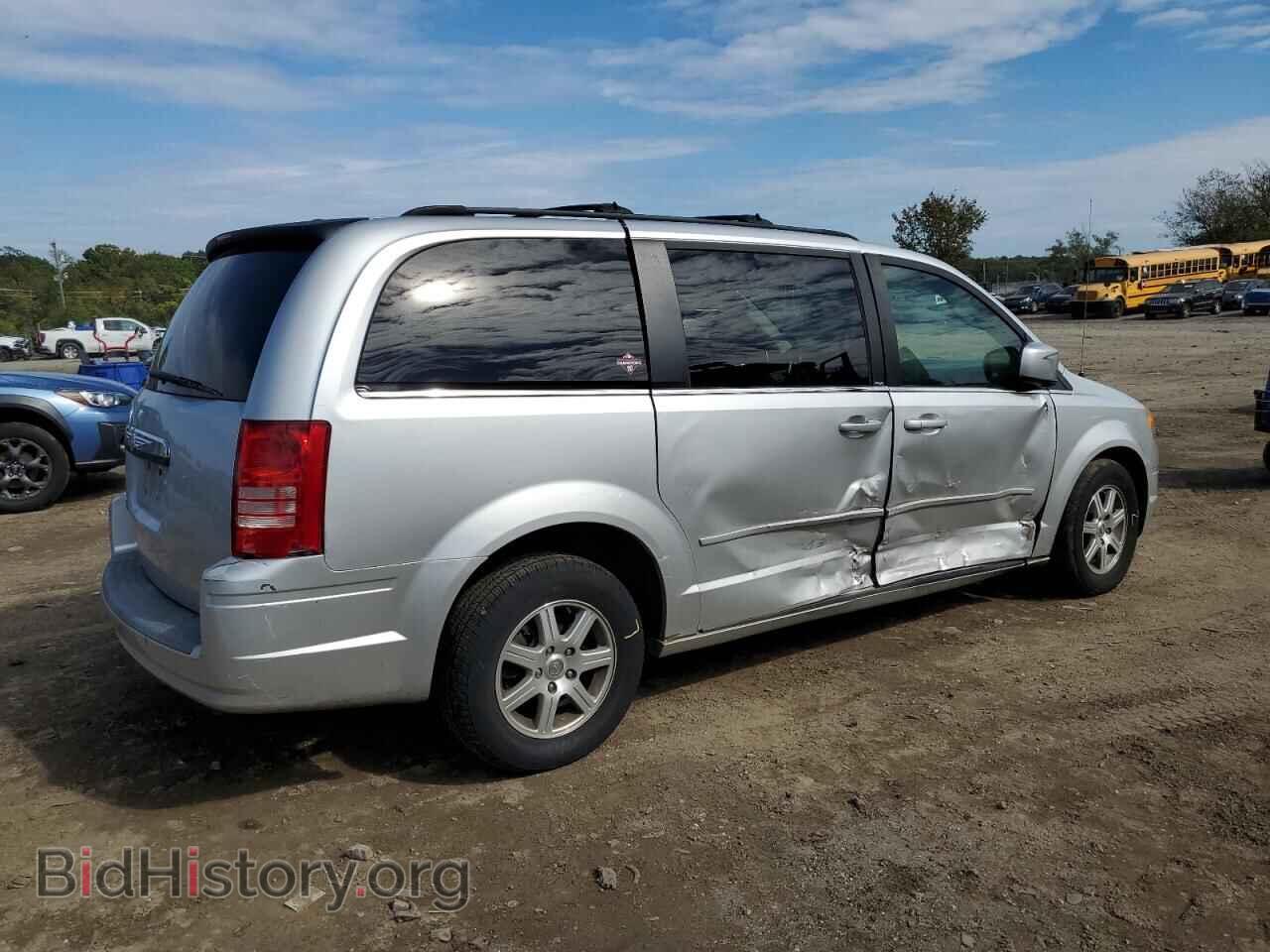 2008 CHRYSLER MINIVAN - VIN: 2A8HR54P58R655911 - Фото 3