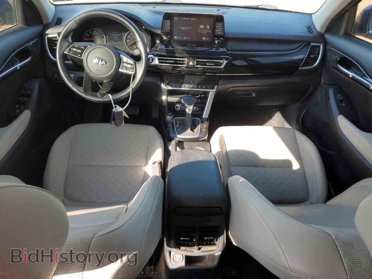 2021 KIA SELTOS - VIN: KNDERCAA4M7130302 - Фото 8
