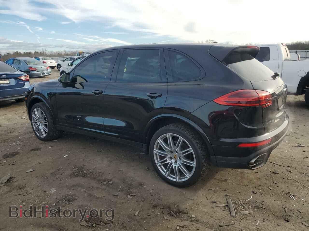 2017 PORSCHE CAYENNE - VIN: WP1AA2A28HKA89215 - Фото 2