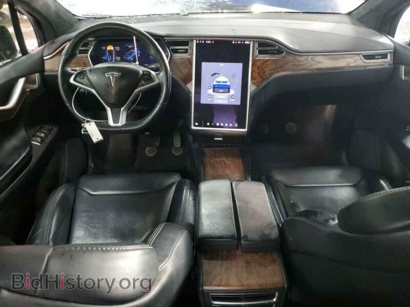 2017 Tesla MODEL X (VIN 5YJXCBE23HF061237) — фото 8 из 13