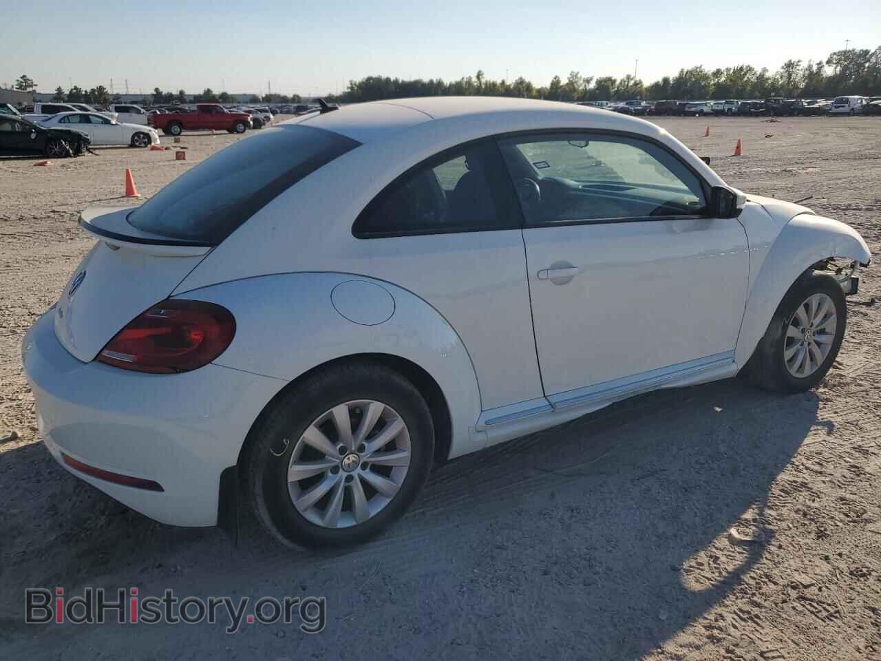 2019 VOLKSWAGEN BEETLE - VIN: 3VWFD7ATXKM716191 - Фото 3