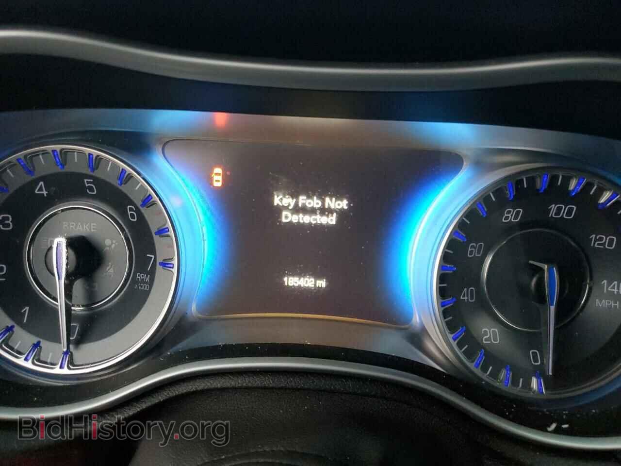 2015 CHRYSLER 300 - VIN: 2C3CCAAG2FH766438 - Фото 9
