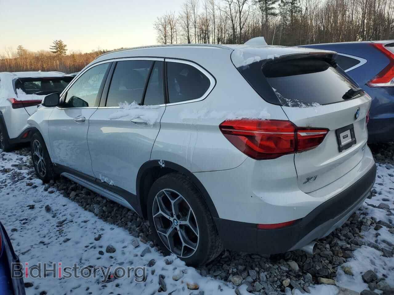 2018 BMW X1 - VIN: WBXHT3C33J3H30542 - Фото 2