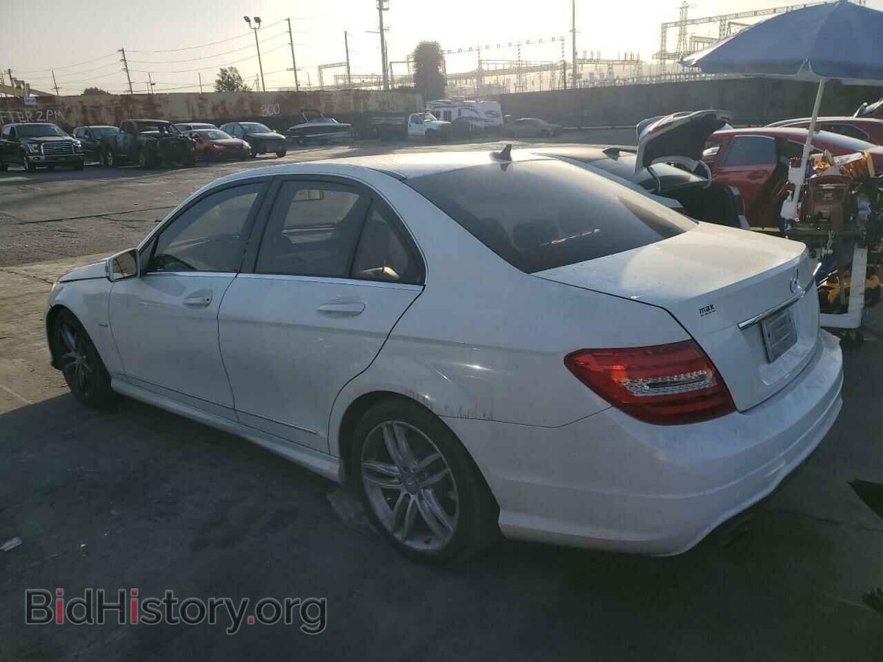2012 MERCEDES-BENZ C-CLASS - VIN: WDDGF4HB1CA641950 - Фото 2