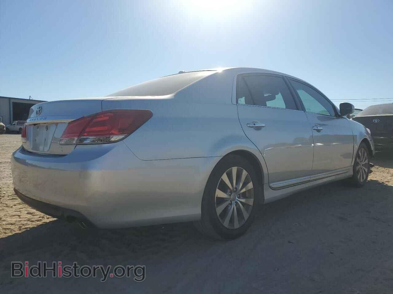2011 TOYOTA AVALON - VIN: 4T1BK3DBXBU424793 - Фото 3