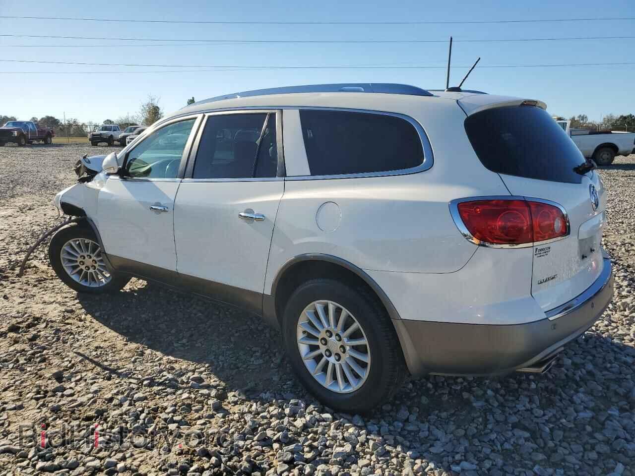 2011 BUICK ENCLAVE - VIN: 5GAKRBED4BJ411695 - Фото 2