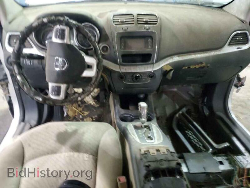 2011 Dodge JOURNEY (VIN 3D4PG3FG9BT571964) — photo 8 of 12