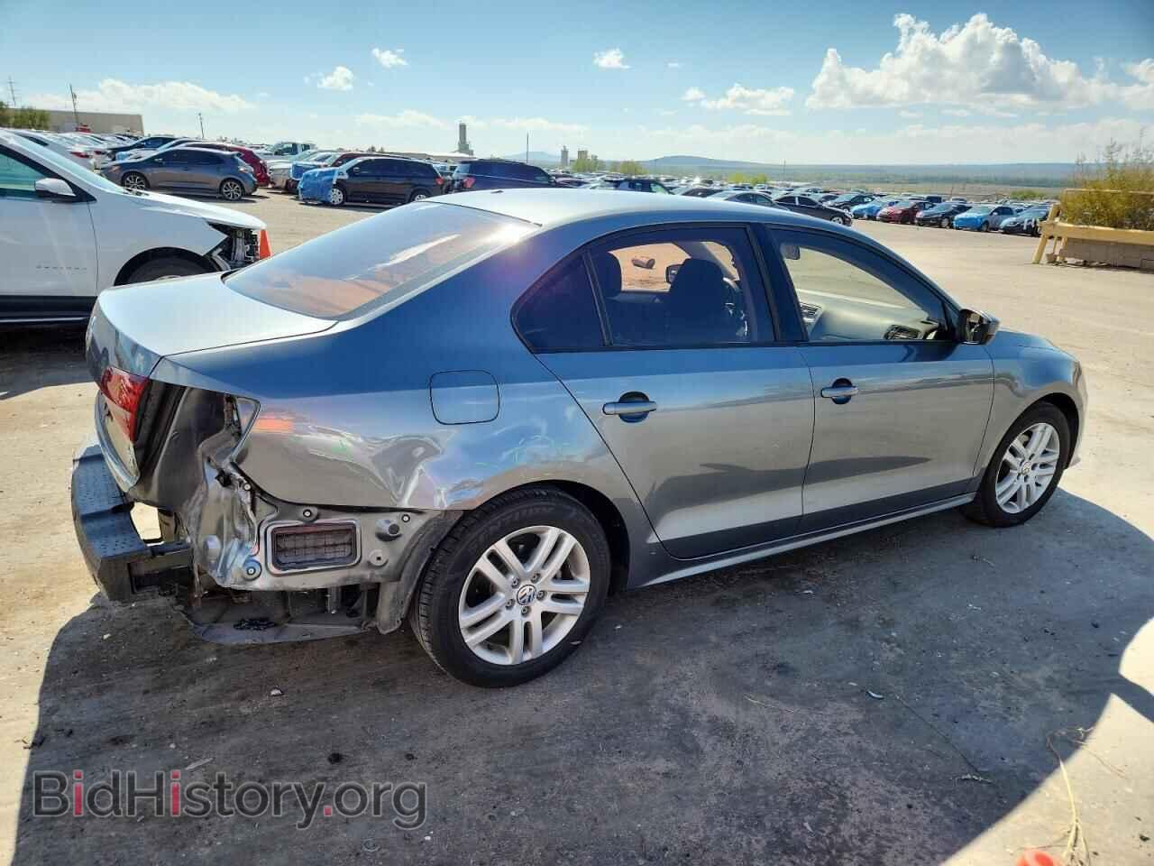 2018 VOLKSWAGEN JETTA - VIN: 3VW2B7AJ3JM232946 - Фото 3