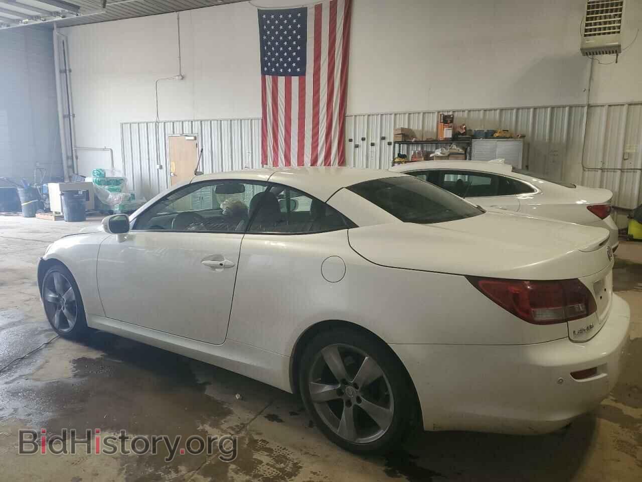 2010 LEXUS IS - VIN: JTHFF2C21A2501792 - Photo 2