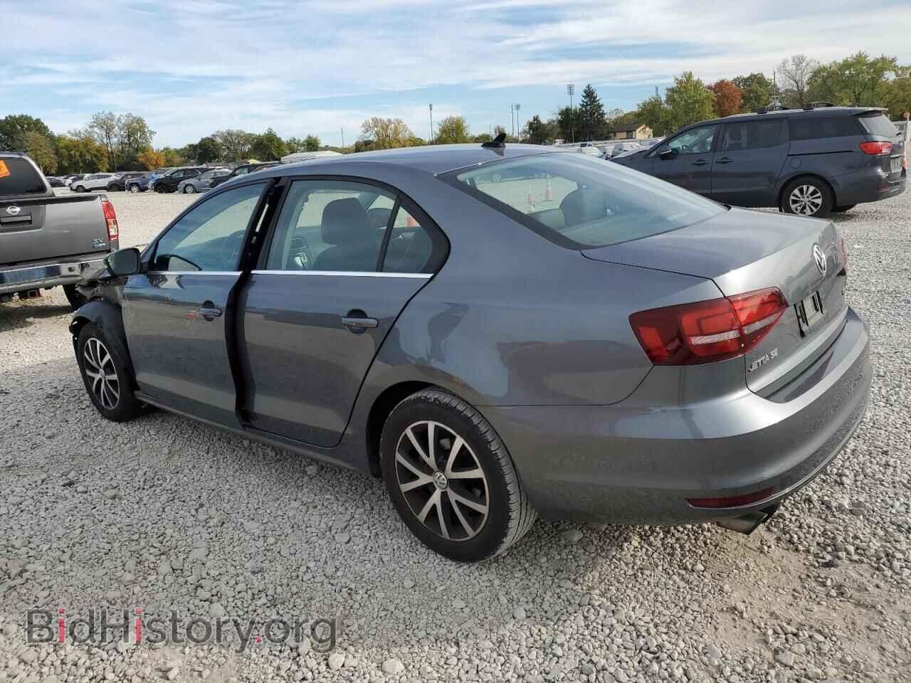 2017 VOLKSWAGEN JETTA - VIN: 3VWDB7AJ2HM399706 - Фото 2