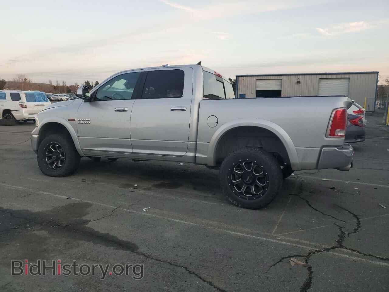 2017 RAM 1500 - VIN: 1C6RR7NM3HS882645 - Фото 2