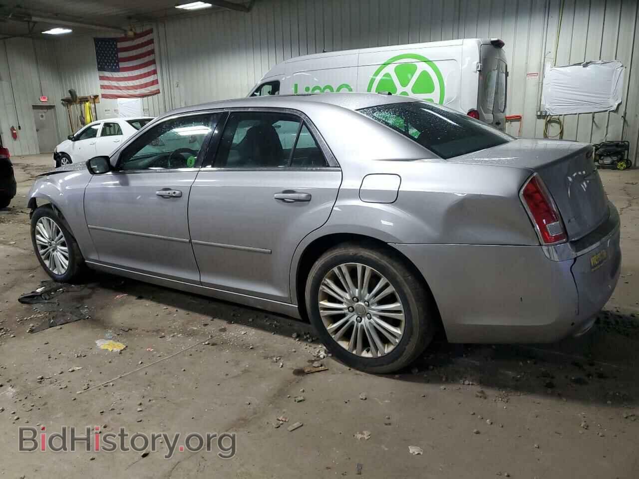 2014 CHRYSLER 300 - VIN: 2C3CCARG1EH211712 - Фото 2