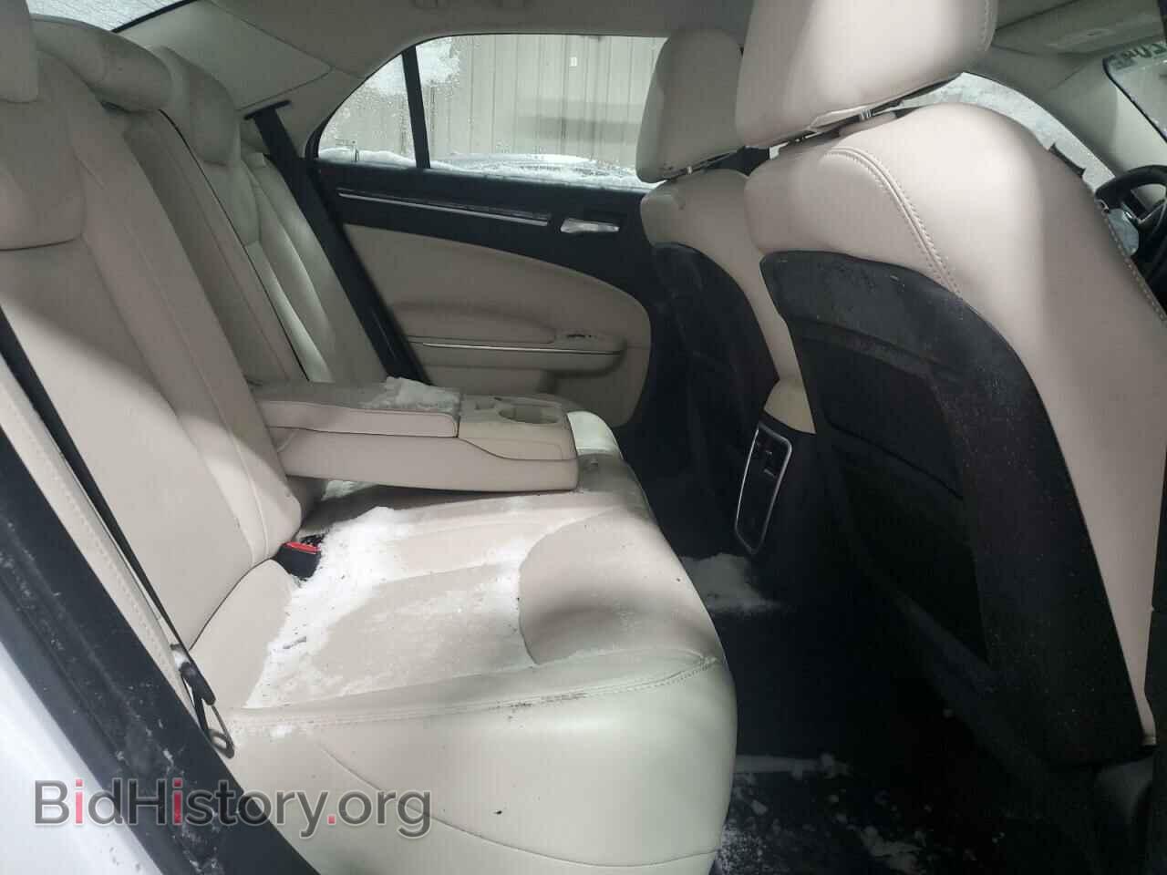 2016 CHRYSLER 300 - VIN: 2C3CCARGXGH225093 - Фото 10