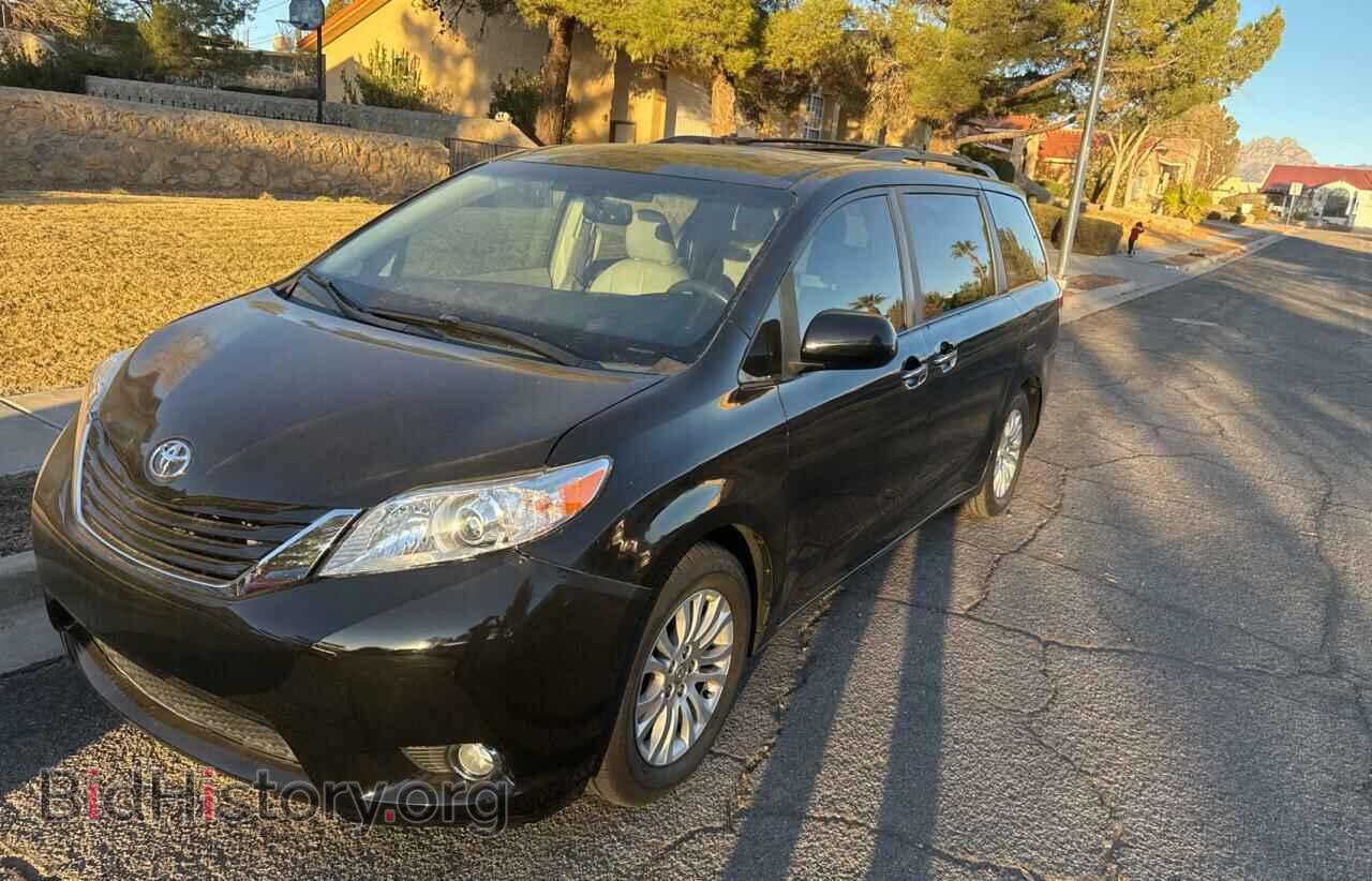 2011 TOYOTA All Models - VIN: 5TDYK3DC8BS170335 - Фото 2