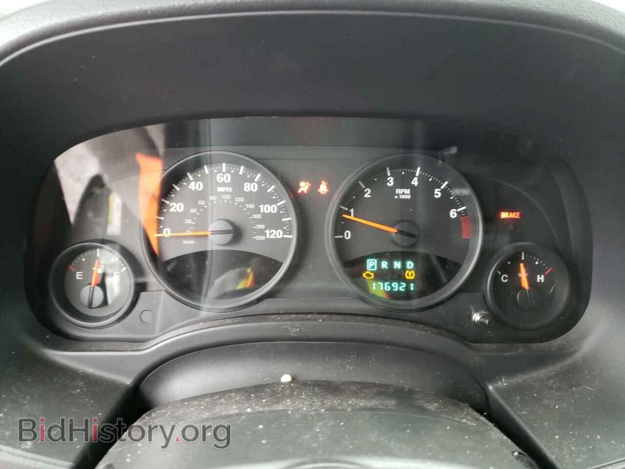 2010 JEEP COMPASS - VIN: 1J4NF1FBXAD654589 - Фото 9