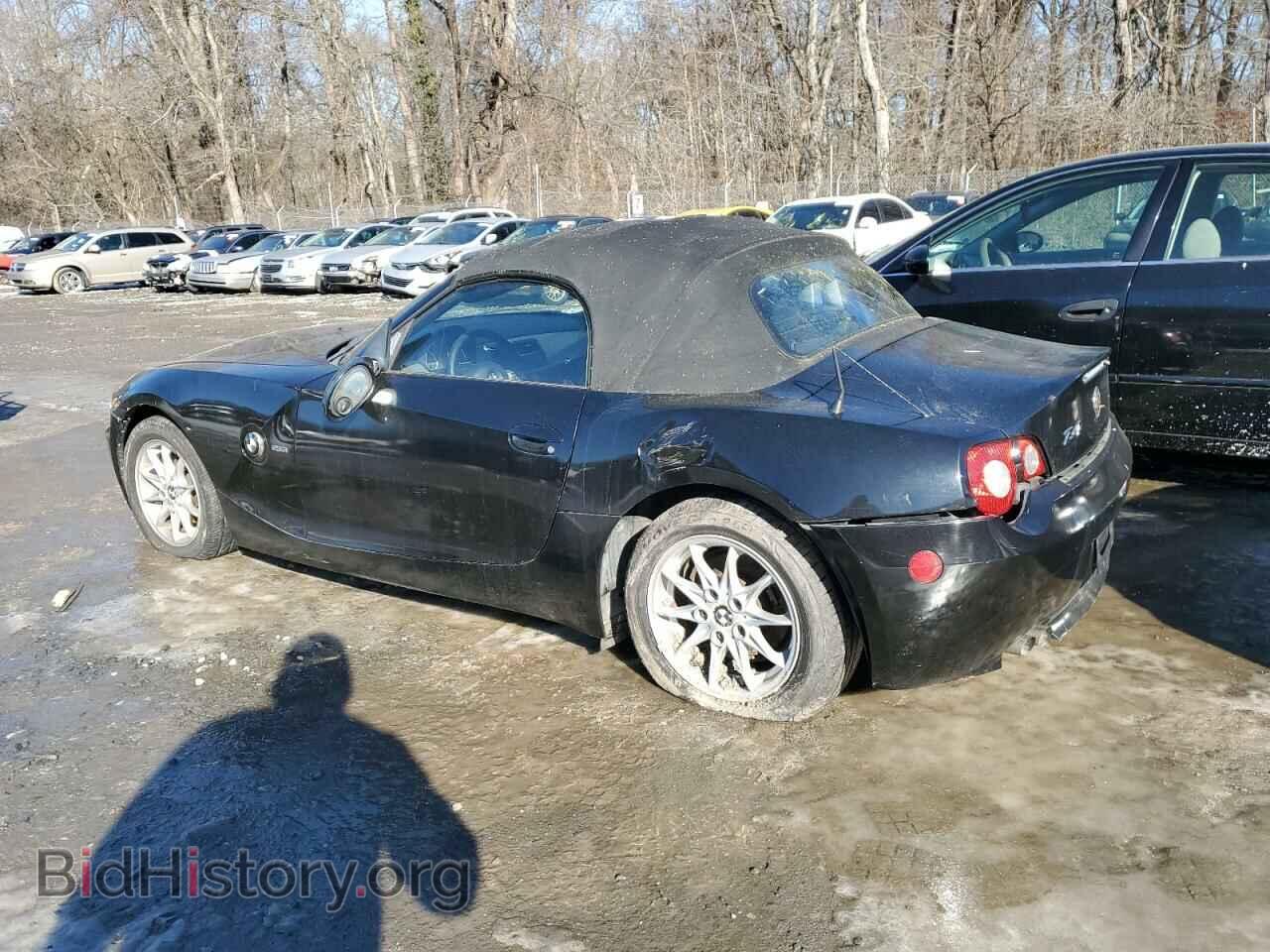 2005 BMW Z4 - VIN: 4USBT33585LR71353 - Photo 2