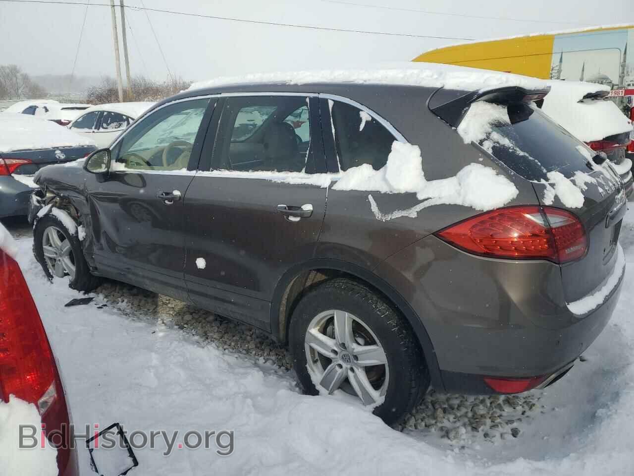 2011 PORSCHE CAYENNE - VIN: WP1AB2A25BLA51410 - Photo 2