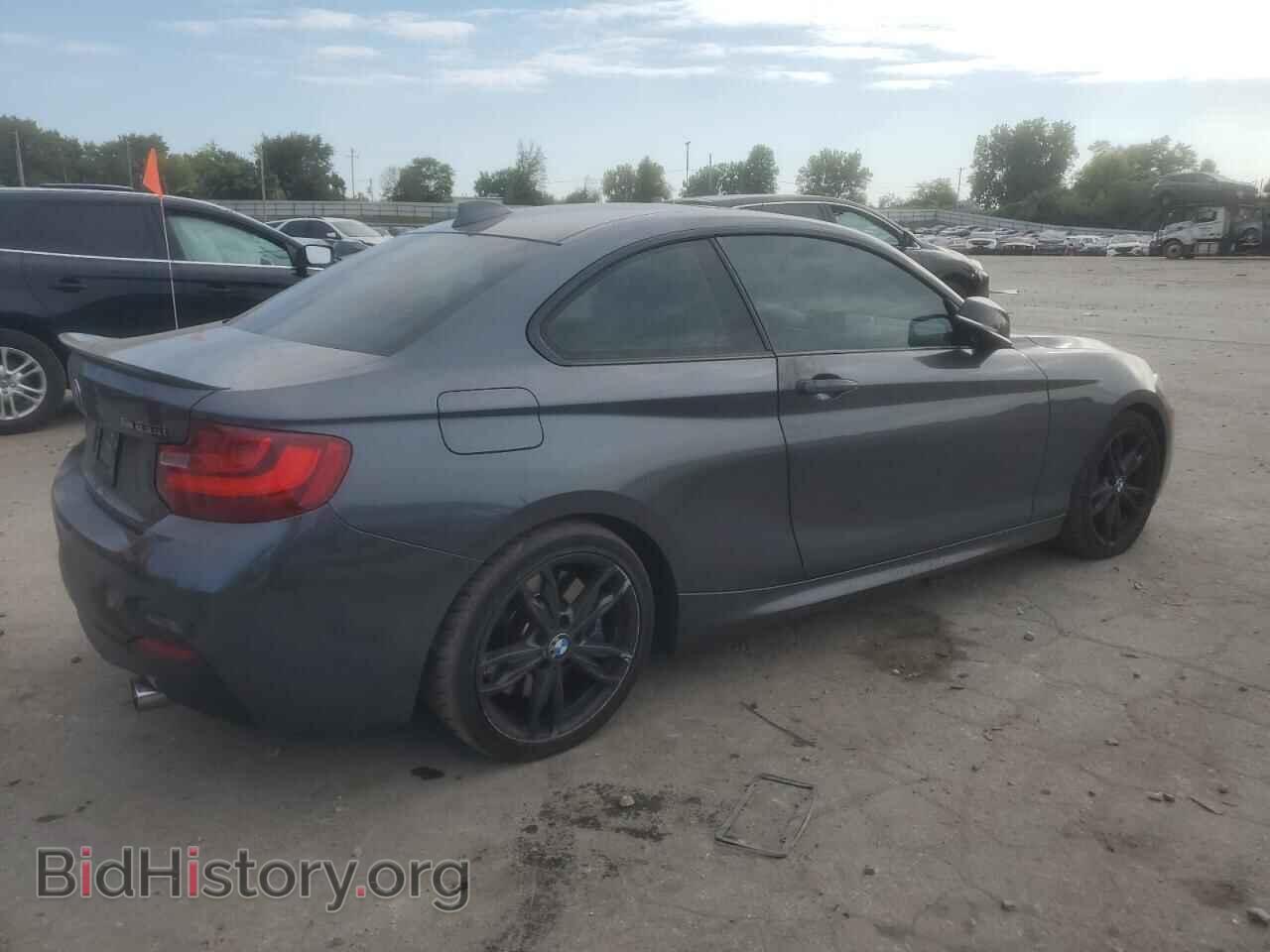 2016 BMW M2 - VIN: WBA1J9C52GV371880 - Photo 3
