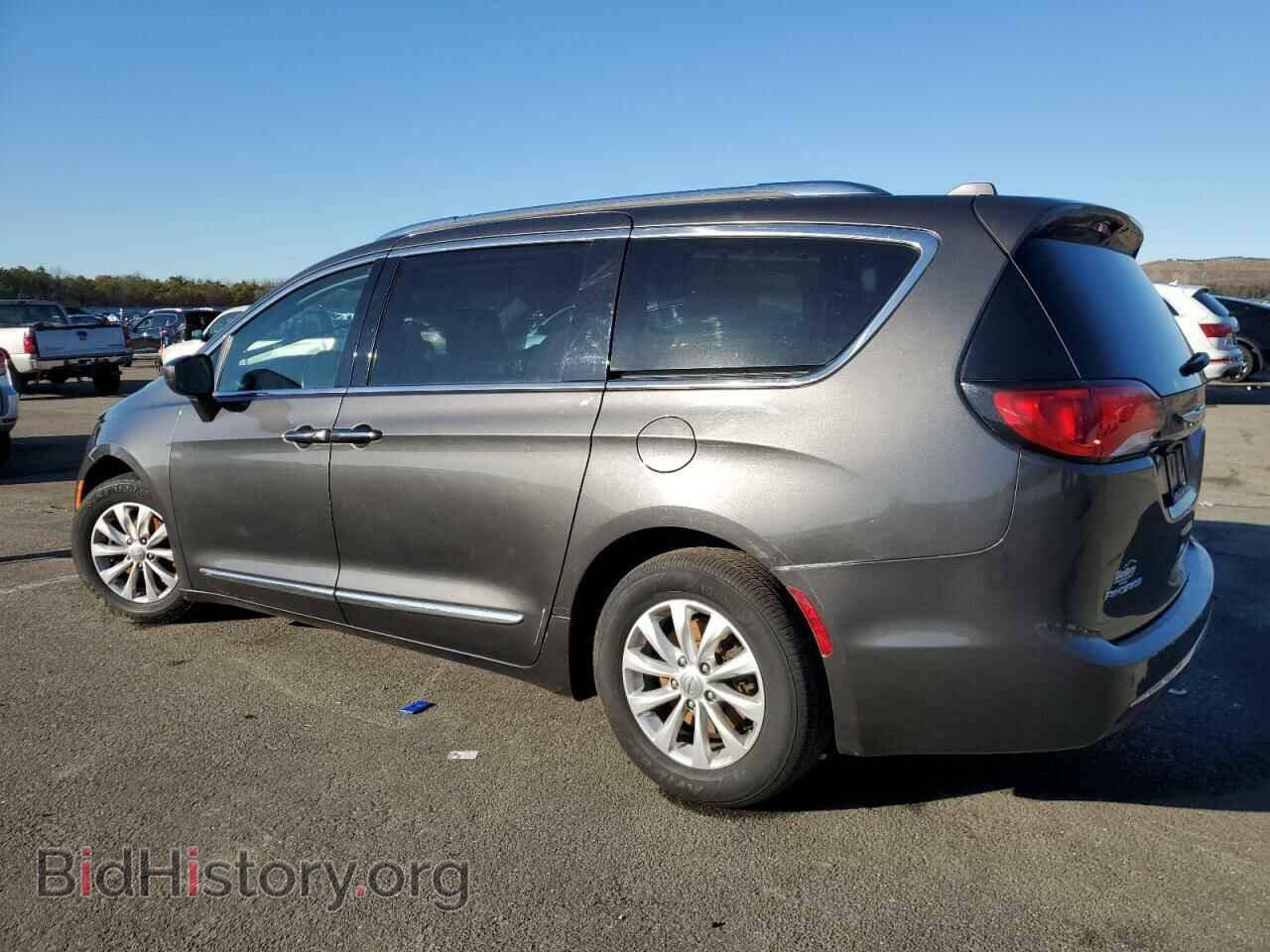 2018 CHRYSLER PACIFICA - VIN: 2C4RC1BG1JR316920 - Фото 2