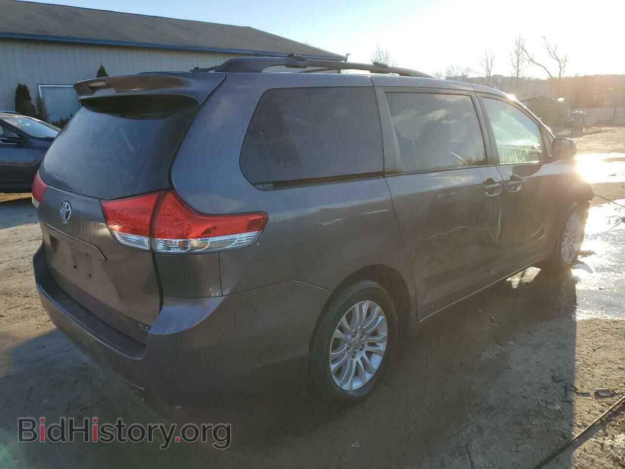 2011 TOYOTA All Models - VIN: 5TDYK3DC1BS170855 - Фото 3