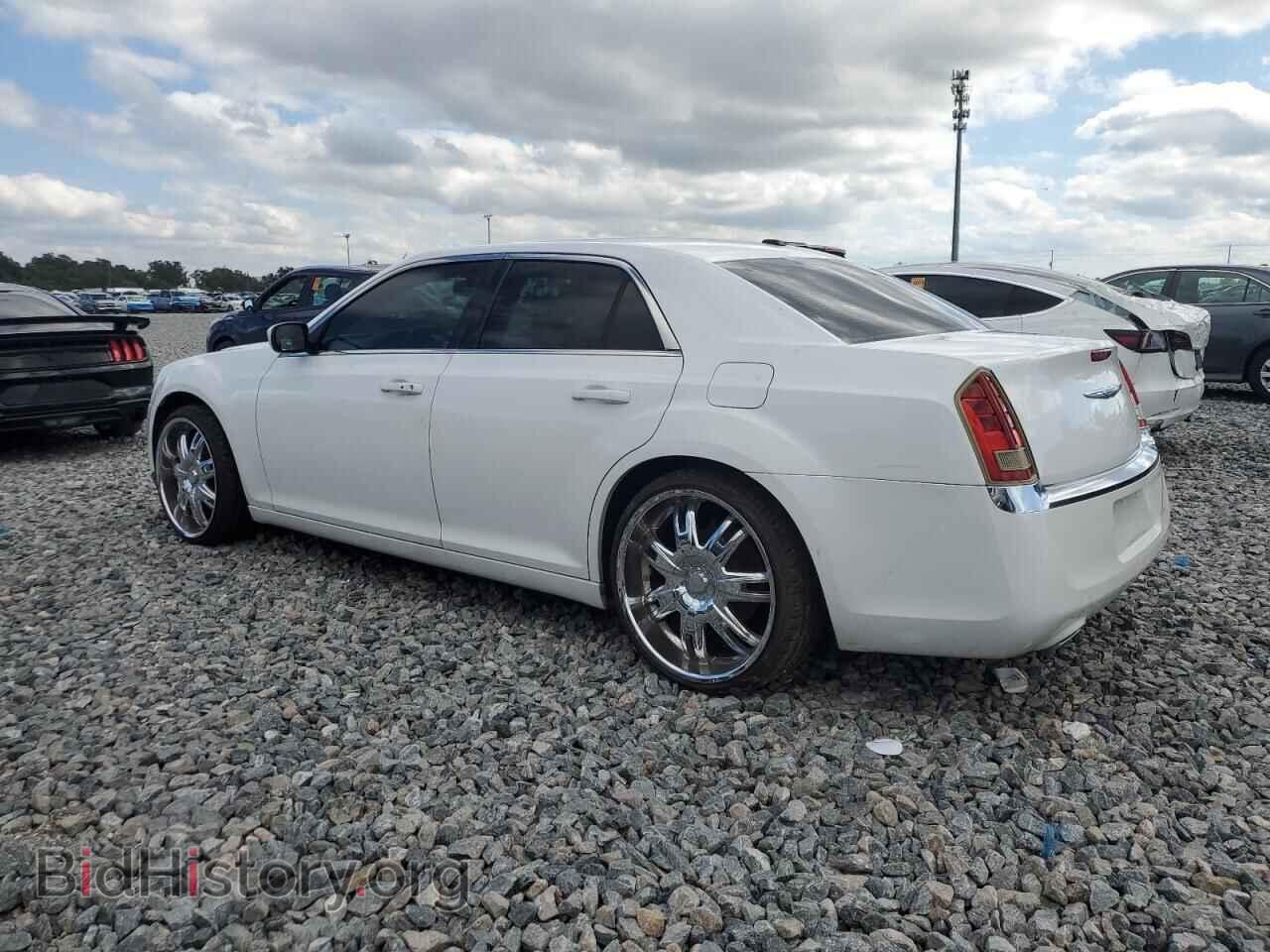 2013 CHRYSLER 300 - VIN: 2C3CCAAG8DH606903 - Фото 2