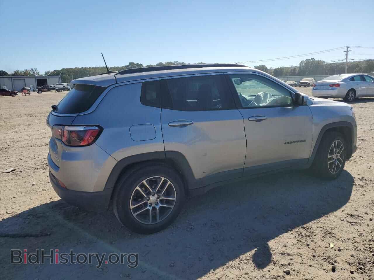 2019 JEEP COMPASS - VIN: 3C4NJCBB6KT685968 - Фото 3
