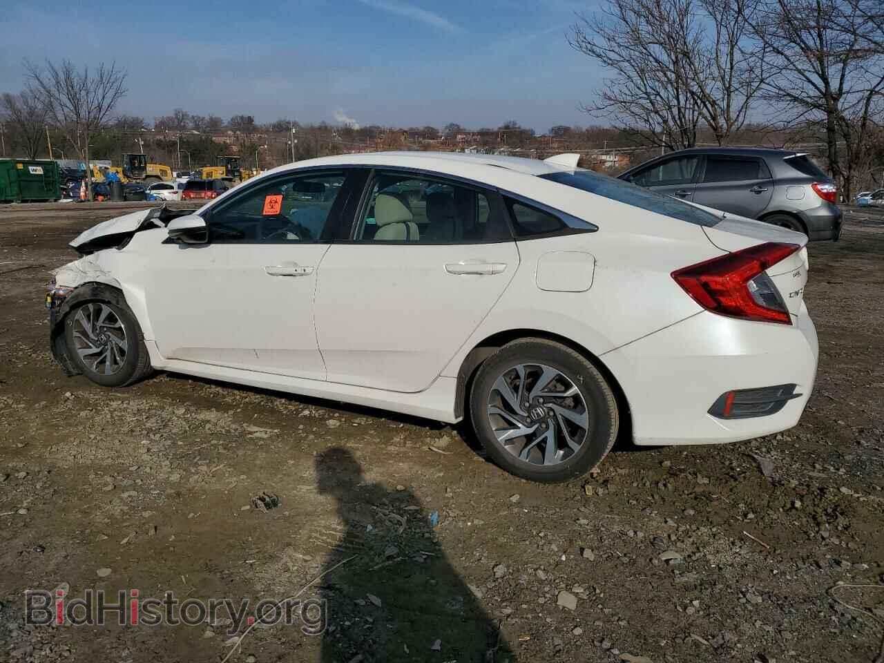 2018 HONDA CIVIC - VIN: 19XFC2F72JE207130 - Фото 2