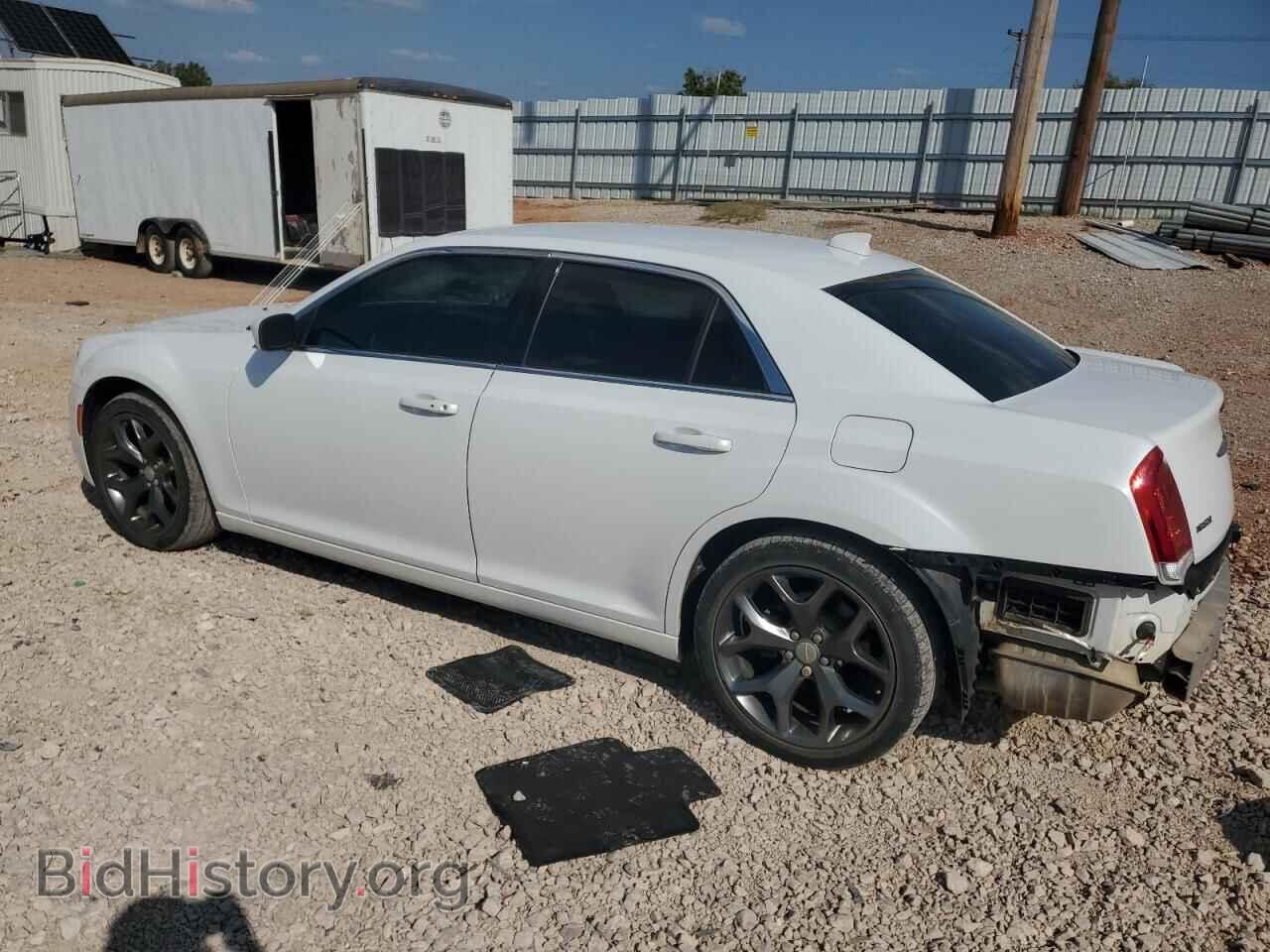 2015 CHRYSLER 300 - VIN: 2C3CCAAGXFH772682 - Фото 2