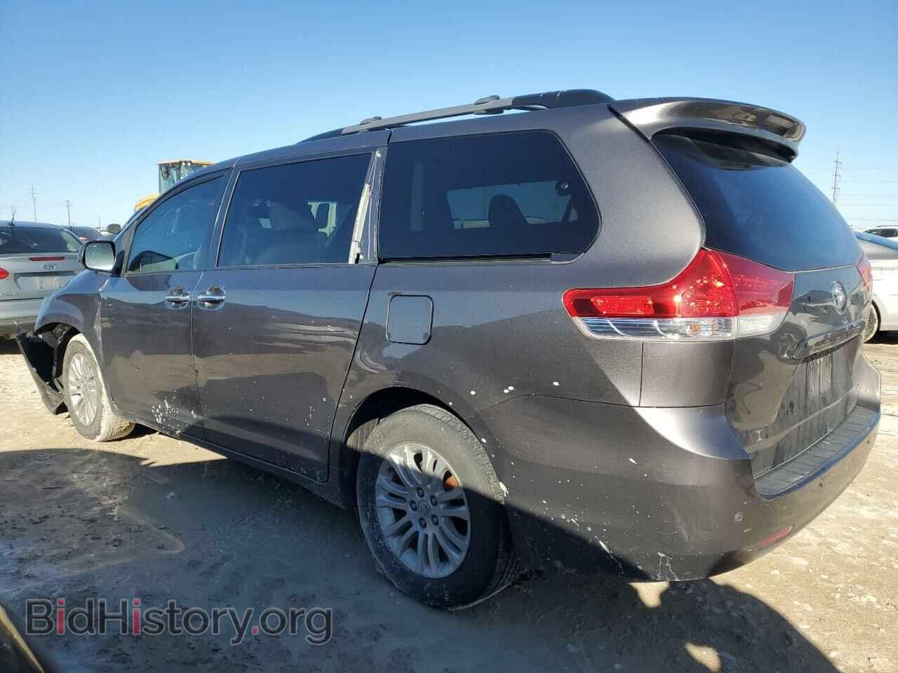 2011 TOYOTA All Models - VIN: 5TDYK3DC3BS149795 - Фото 2