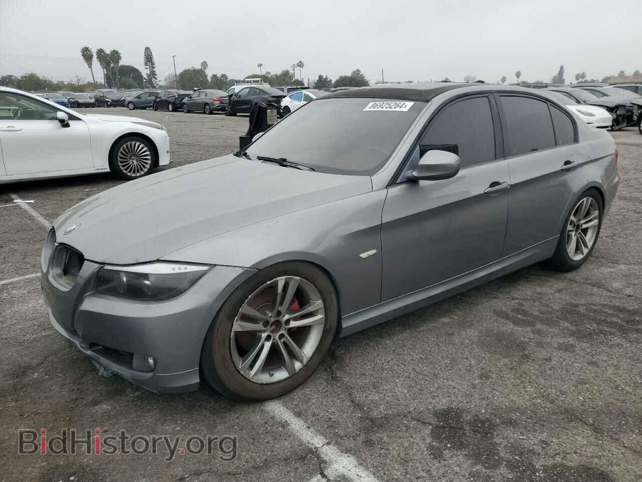 Фотография WBAPH57599NL79678 - BMW 3 SERIES 2009