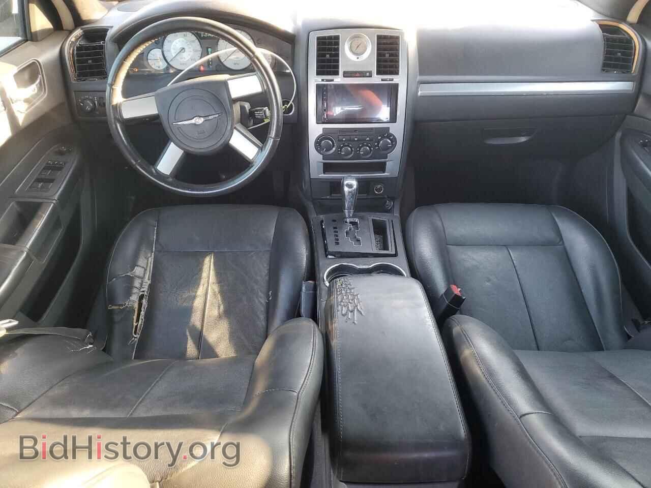 2010 CHRYSLER 300 - VIN: 2C3CA5CV2AH235936 - Фото 8