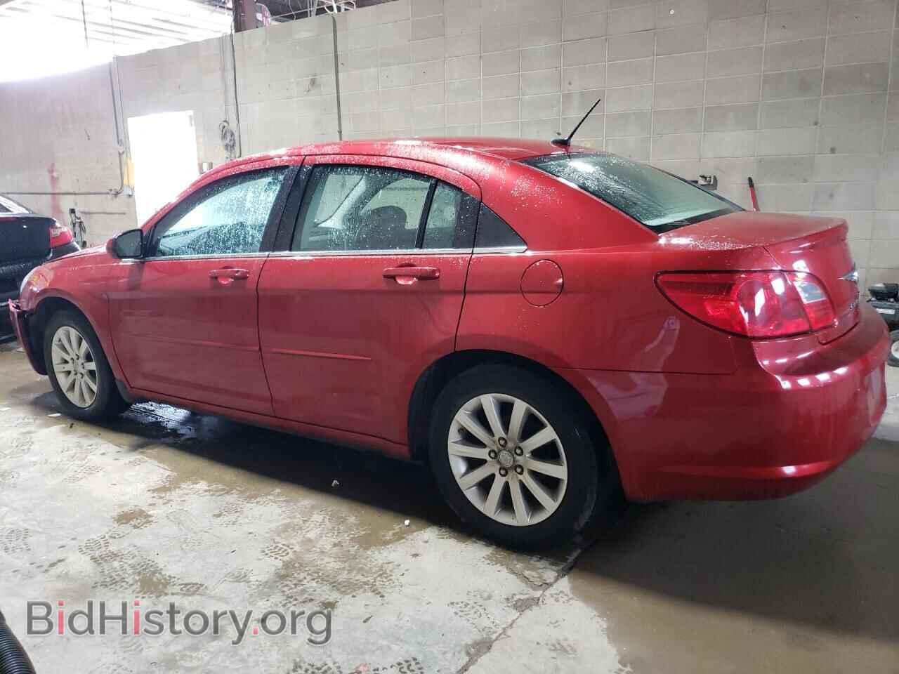 2010 CHRYSLER SEBRING - VIN: 1C3CC5FB2AN230965 - Фото 2