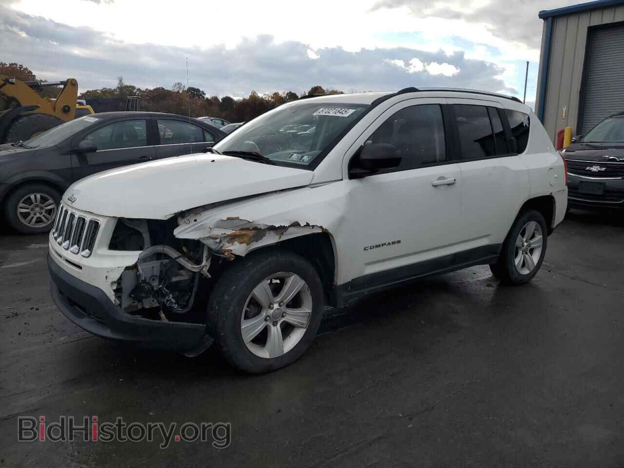 Photo 1J4NF1FB4BD149584 - JEEP COMPASS 2011