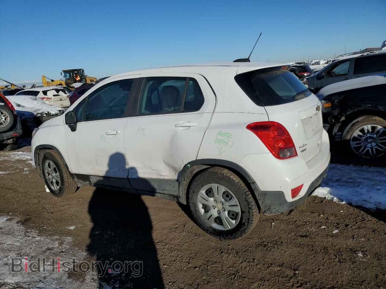 2018 CHEVROLET TRAX - VIN: 3GNCJKSB1JL314059 - Фото 2