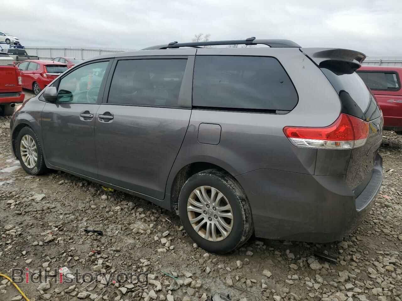 2012 TOYOTA All Models - VIN: 5TDYK3DC2CS202469 - Фото 2