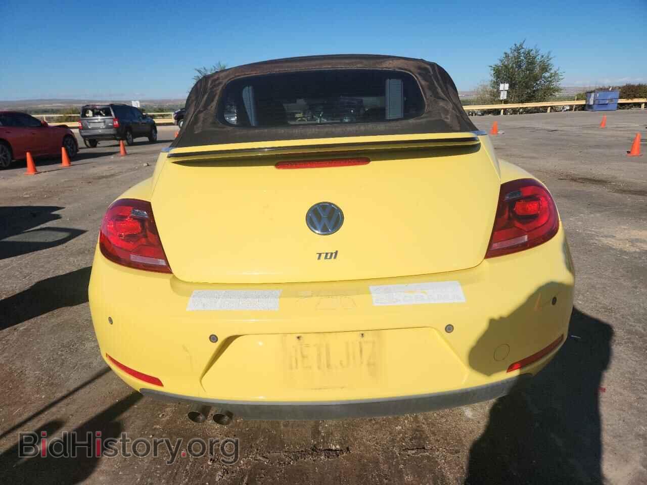 2013 VOLKSWAGEN BEETLE - VIN: 3VW5L7AT8DM816730 - Фото 6