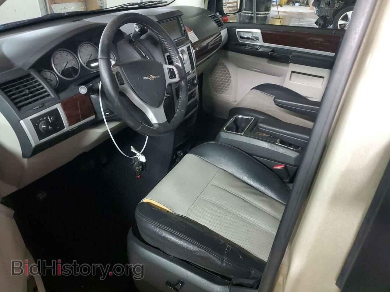 2010 CHRYSLER MINIVAN - VIN: 2A4RR8DX2AR496200 - Фото 7