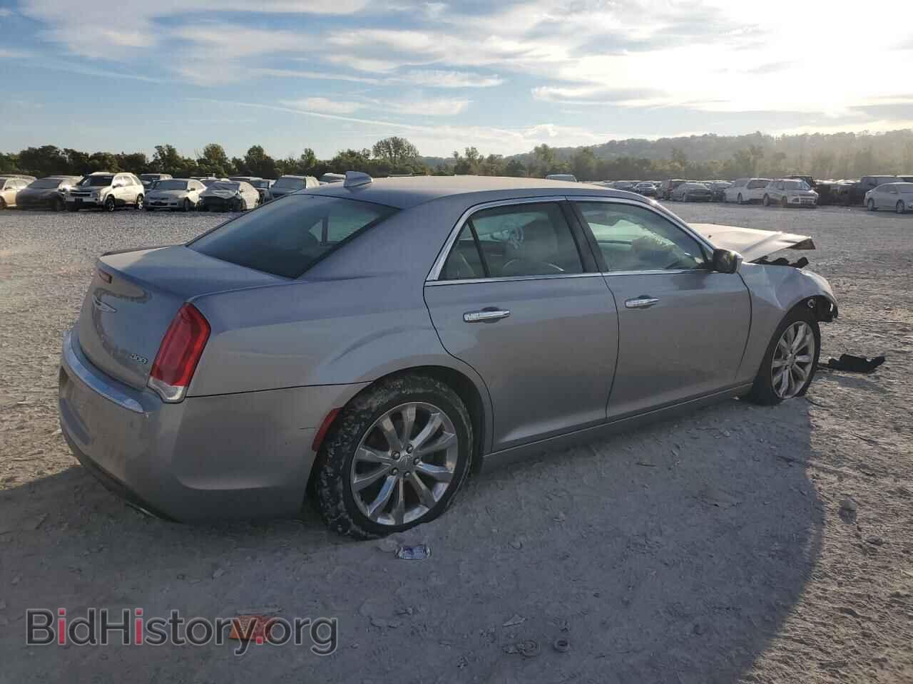 2018 CHRYSLER 300 - VIN: 2C3CCAKG3JH144485 - Фото 3