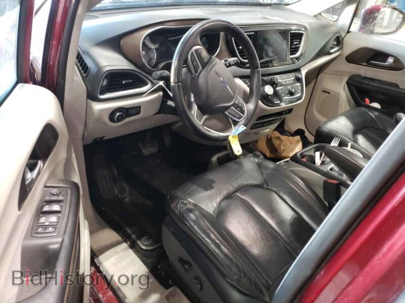 2017 Chrysler PACIFICA (VIN 2C4RC1EGXHR778057) — photo 8 of 13