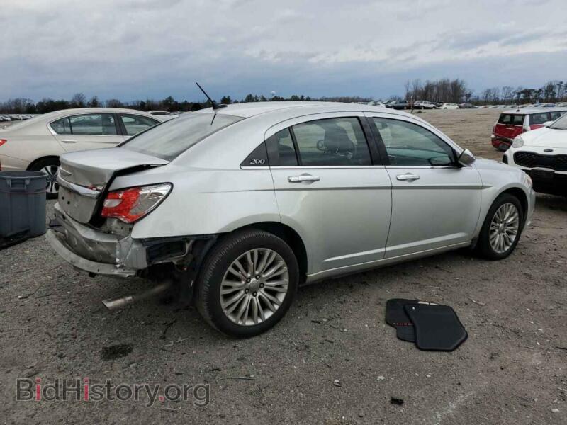 2011 Chrysler 200 (VIN 1C3BC2FB0BN570742) — фото 3 из 12