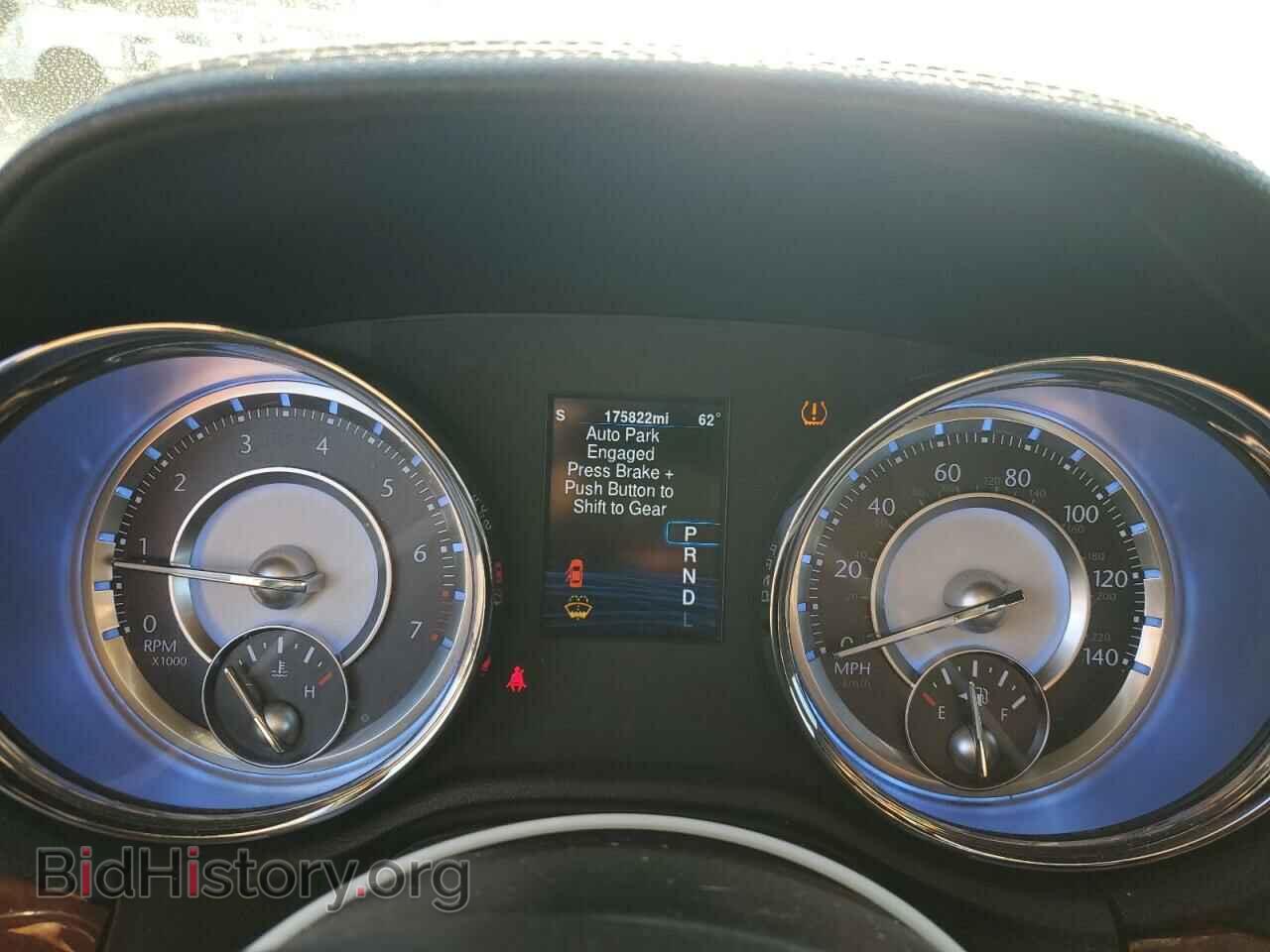 2013 CHRYSLER 300 - VIN: 2C3CCAAG3DH657032 - Фото 9