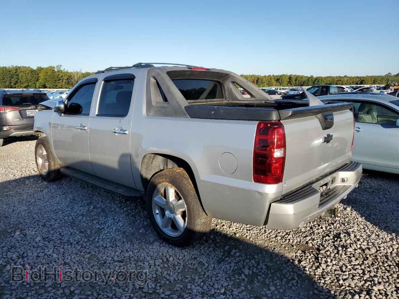 2011 CHEVROLET AVALANCHE - VIN: 3GNMCFE06BG248781 - Фото 2