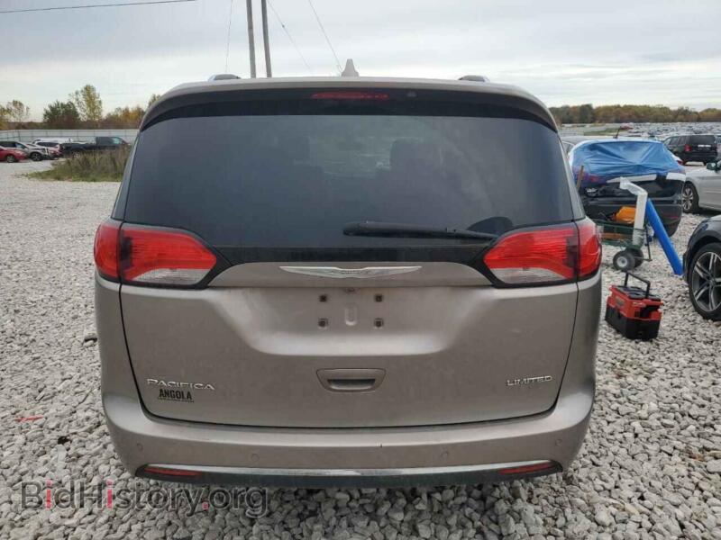 2017 Chrysler PACIFICA (VIN 2C4RC1GG5HR592603) — photo 6 of 13