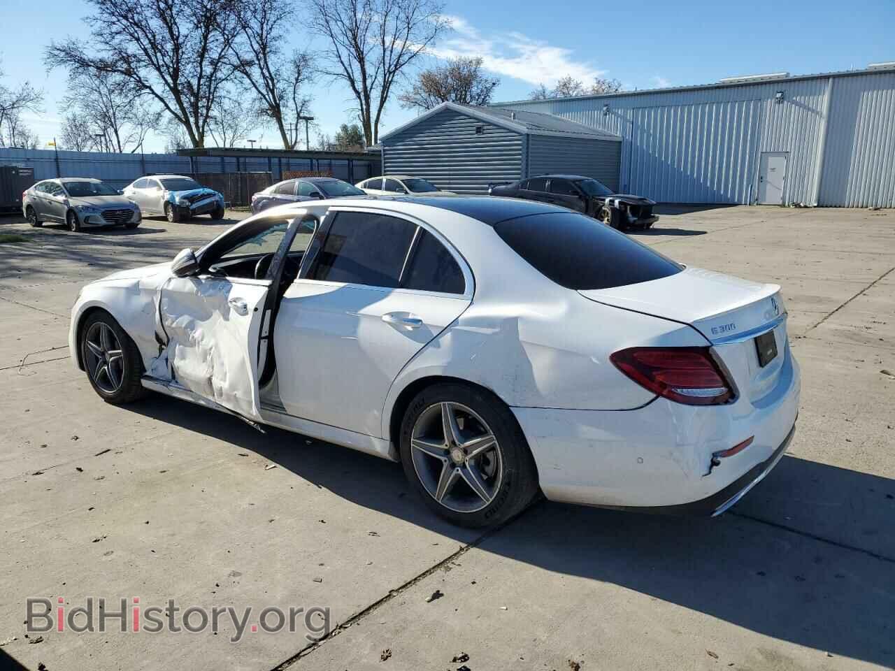 2017 MERCEDES-BENZ E-CLASS - VIN: WDDZF4JB7HA174897 - Фото 2